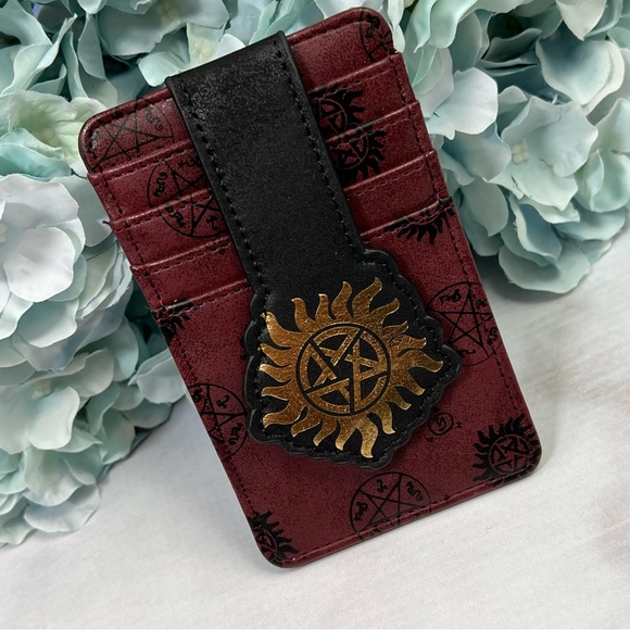 Supernatural Slim Wallet with Gold Sunburst Pentacle - Picture 5 of 15